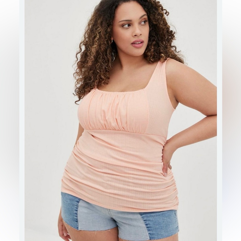 🌸HOST PICK🌸Torrid Peach 🍑 Pearl Texture Dbl Scoop Neck Ruched Front Cinched Tank